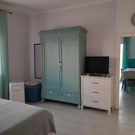 Bilocale Piano Terra 아파트